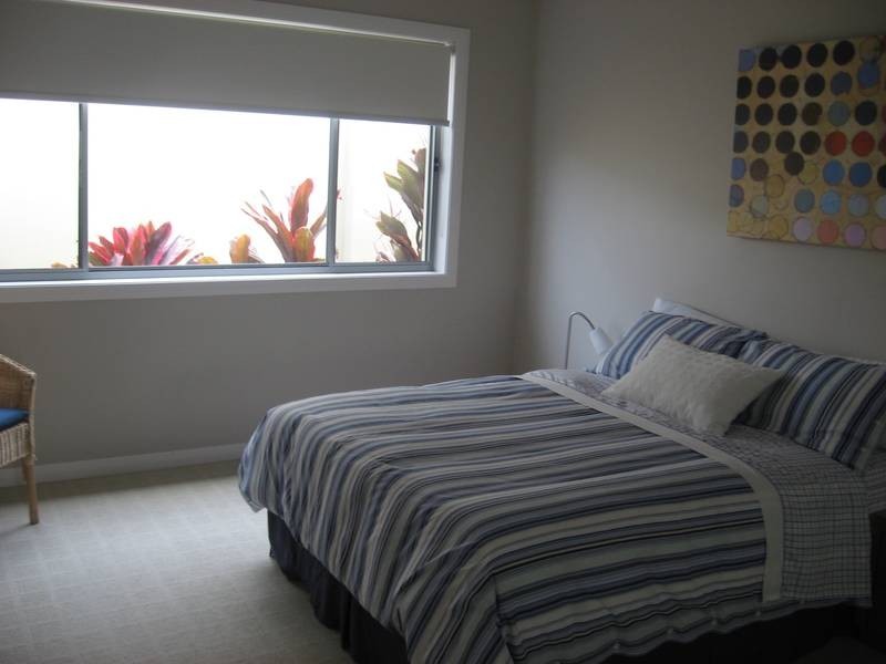 2842 Yanderra Close, Hope Island QLD 4212