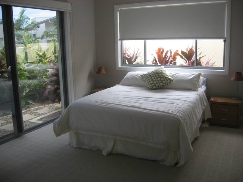 2842 Yanderra Close, Hope Island QLD 4212