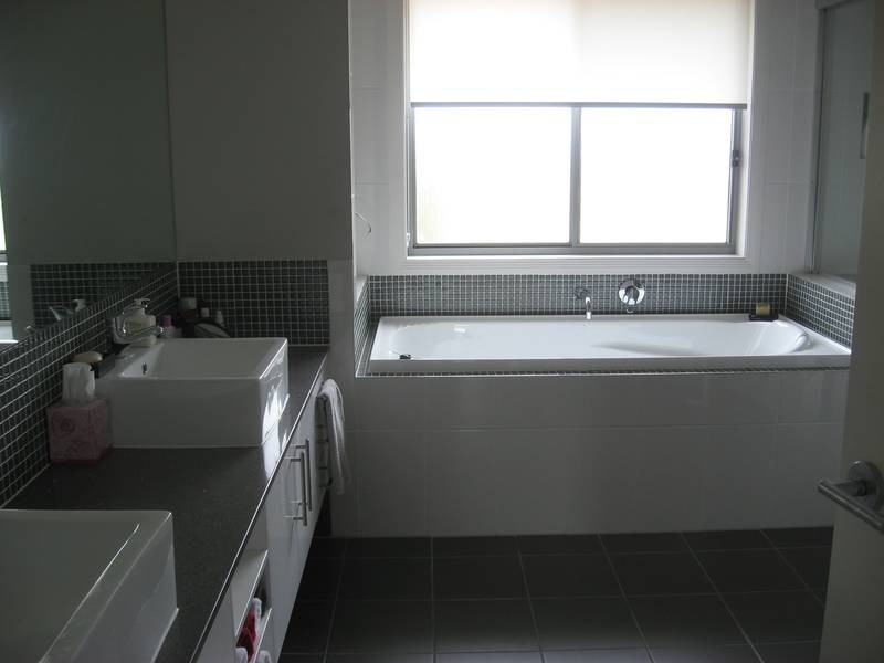2842 Yanderra Close, Hope Island QLD 4212