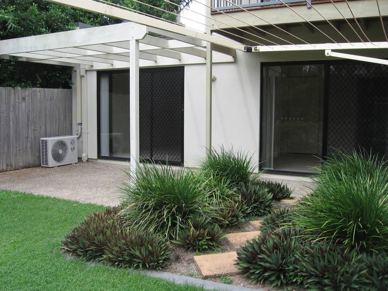 57/19 Santa Barbara Rd, Hope Island QLD 4212