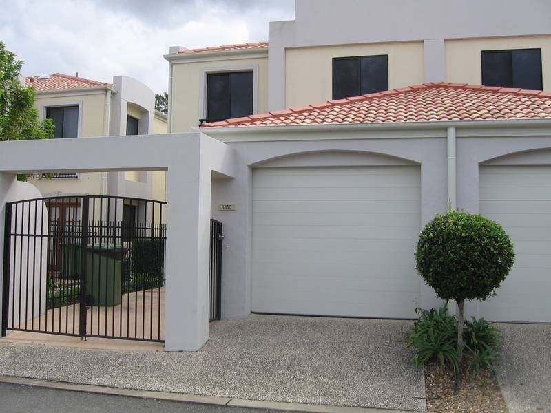8858 MAGNOLIA DRIVE, Hope Island QLD 4212