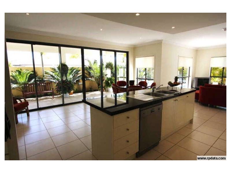 2571 Cressbrook Drive, Hope Island QLD 4212