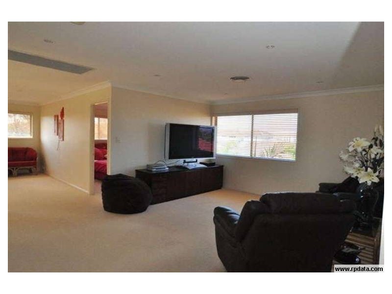 2571 Cressbrook Drive, Hope Island QLD 4212