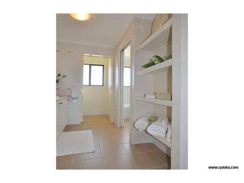 2571 Cressbrook Drive, Hope Island QLD 4212