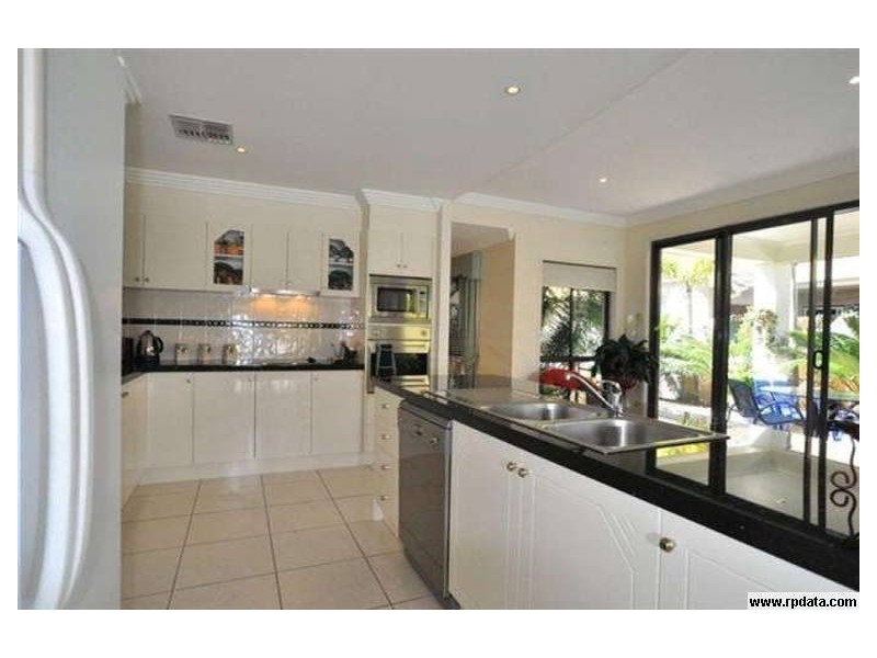 2571 Cressbrook Drive, Hope Island QLD 4212