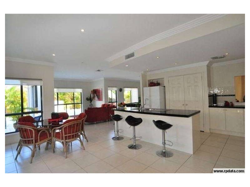 2571 Cressbrook Drive, Hope Island QLD 4212