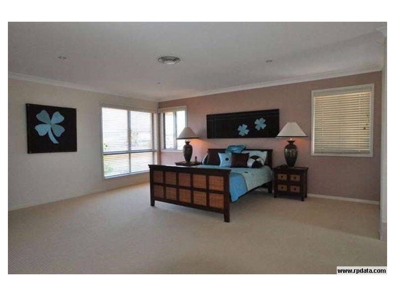 2571 Cressbrook Drive, Hope Island QLD 4212