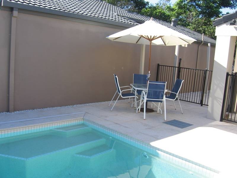 41 River Oak Drive, Helensvale QLD 4212