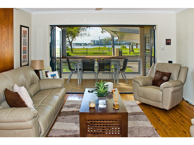 58 The Esplanade, Paradise Point QLD 4216