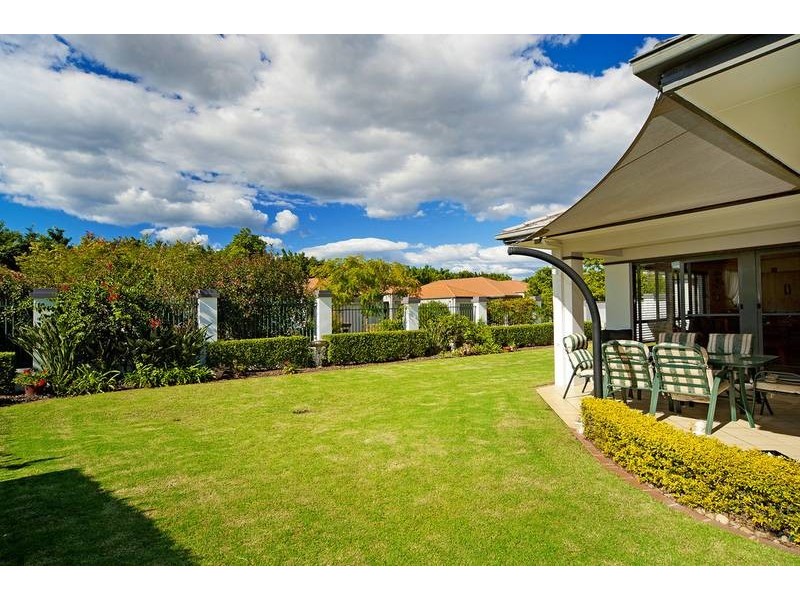 2001 Gracemere Gardens Cct, Hope Island QLD 4212