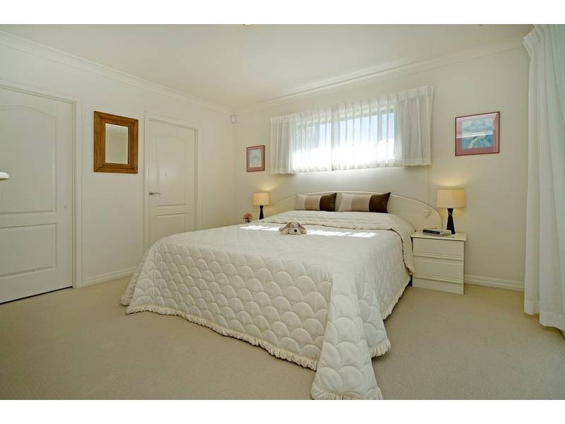 2001 Gracemere Gardens Cct, Hope Island QLD 4212