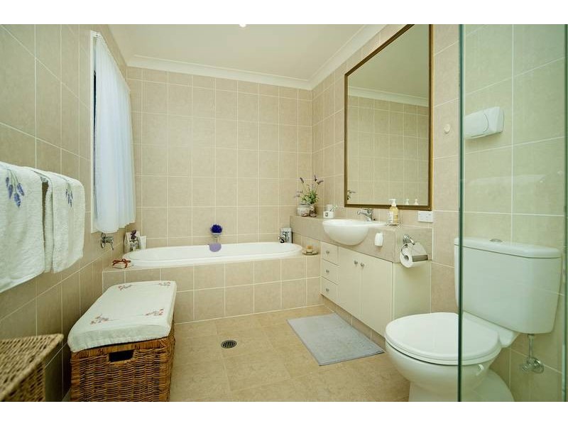 2001 Gracemere Gardens Cct, Hope Island QLD 4212