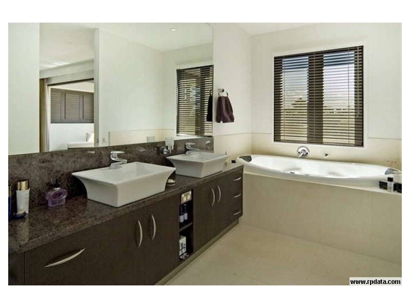 8009 Key Waters, Sanctuary Cove QLD 4212