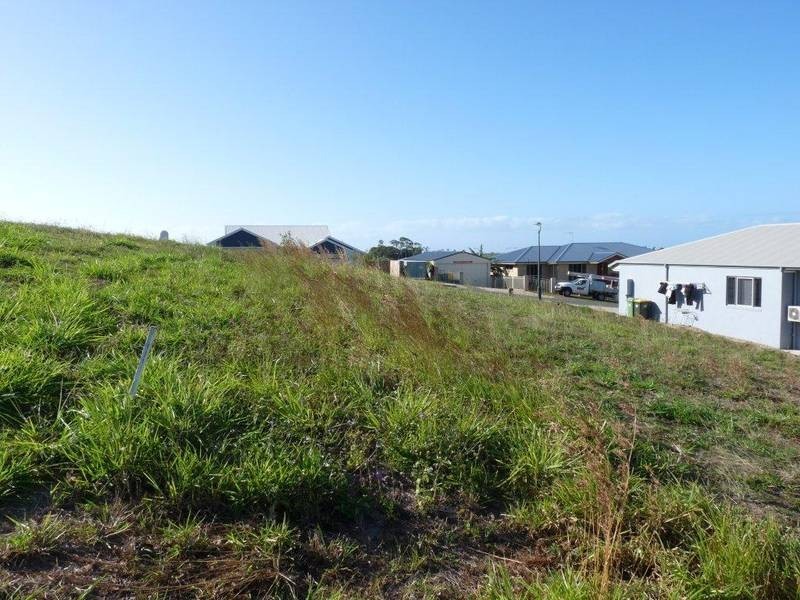 13 Douglas Crescent, Rural View QLD 4740