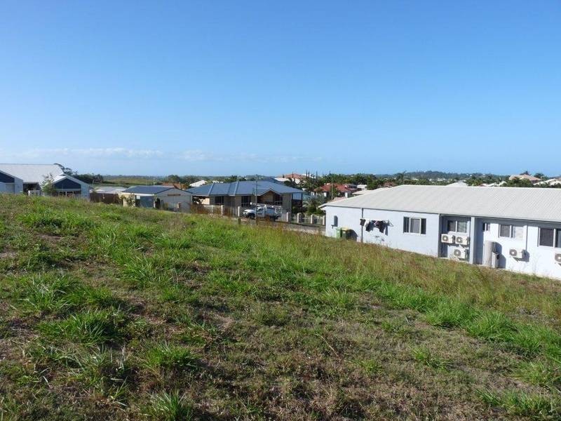 13 Douglas Crescent, Rural View QLD 4740