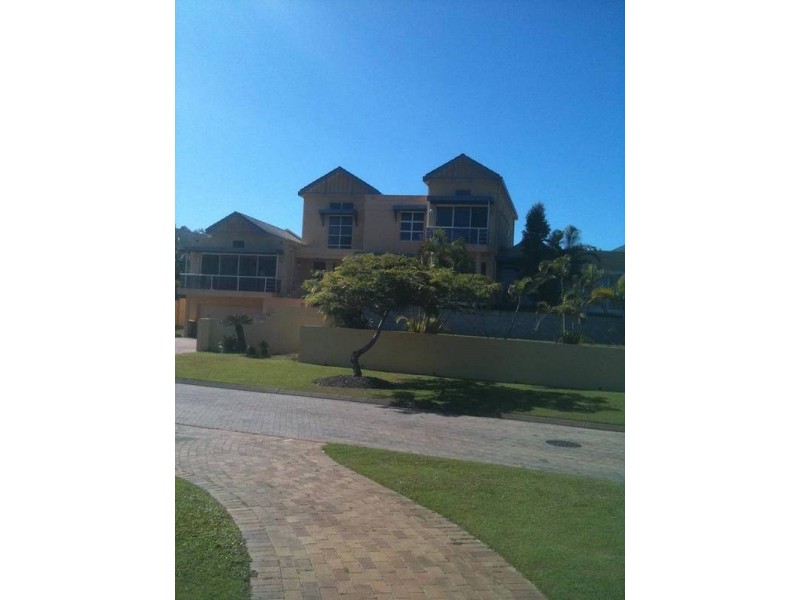 6010 Olympic Drive, Hope Island QLD 4212