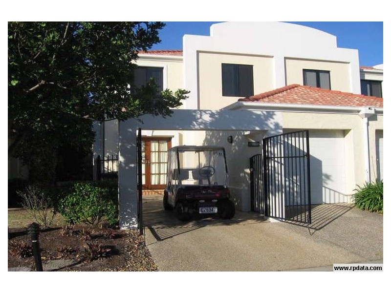 8897 Magnolia Drive, Hope Island QLD 4212