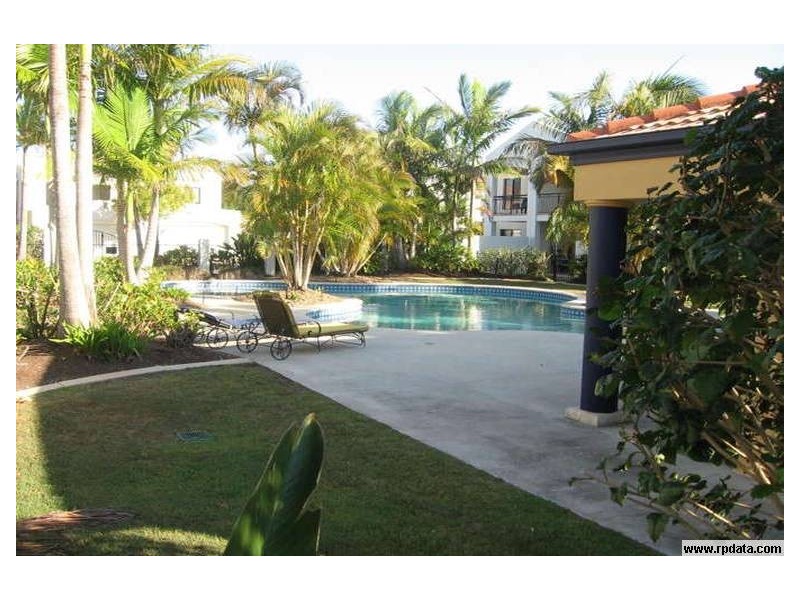 8897 Magnolia Drive, Hope Island QLD 4212