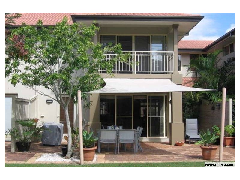 8103 Magnolia Gardens Ct, Hope Island QLD 4212