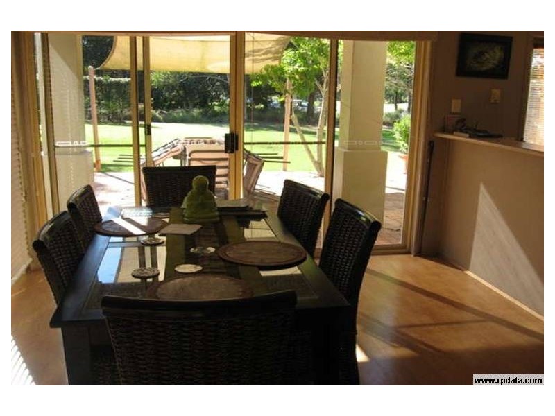 8103 Magnolia Gardens Ct, Hope Island QLD 4212