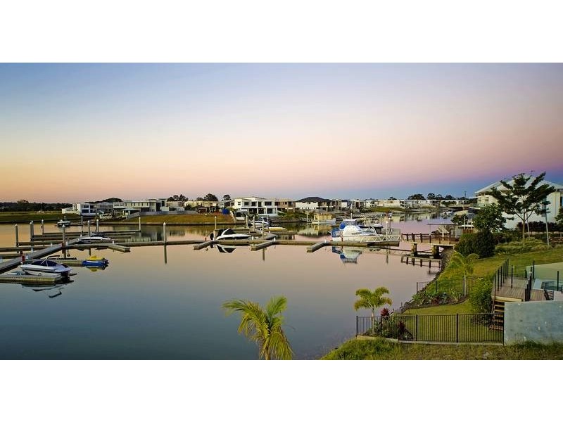 18 Onshore Place, Helensvale QLD 4212