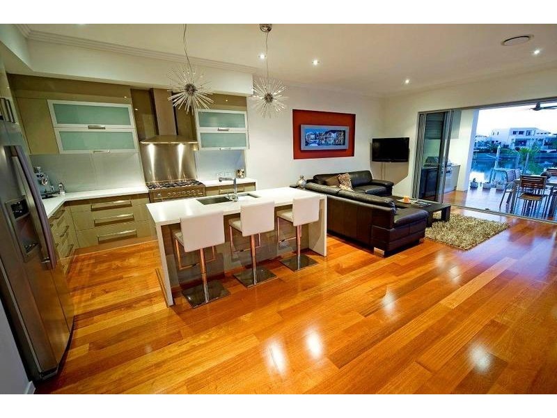 18 Onshore Place, Helensvale QLD 4212