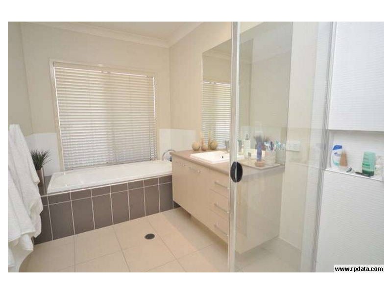 40 Nightjar Drive, Upper Coomera QLD 4209