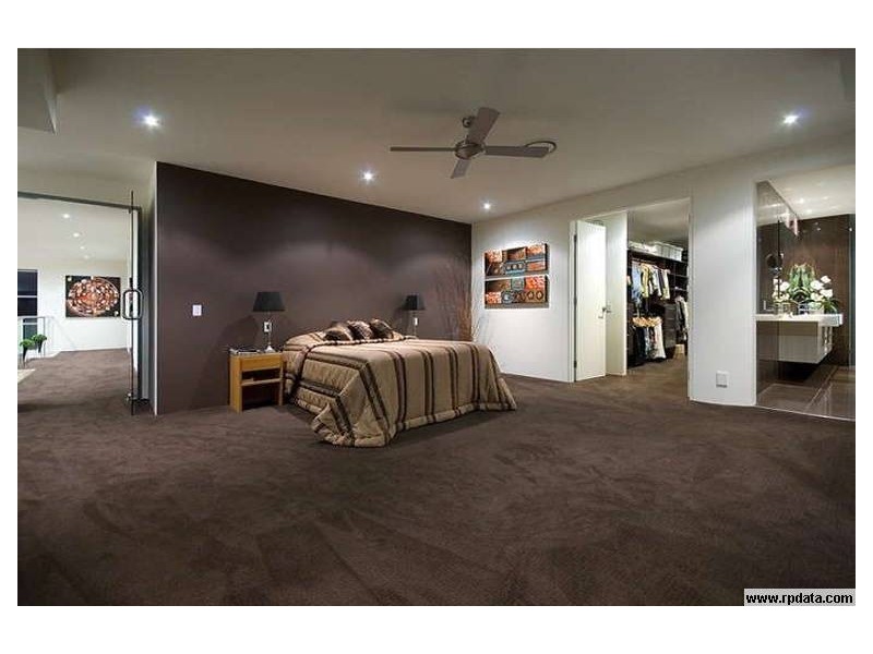 Paradise Point QLD 4216