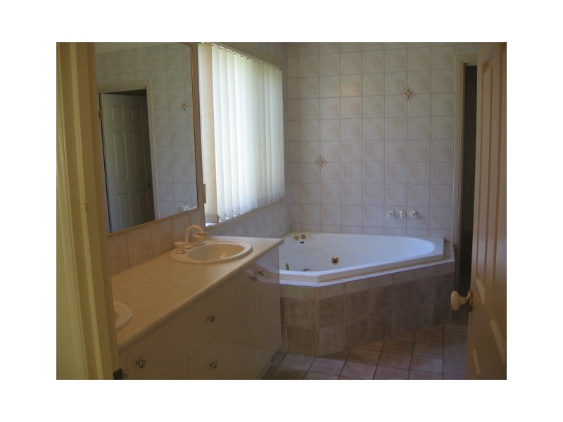 OYSTER COVE PROMENADE, Hope Island QLD 4212