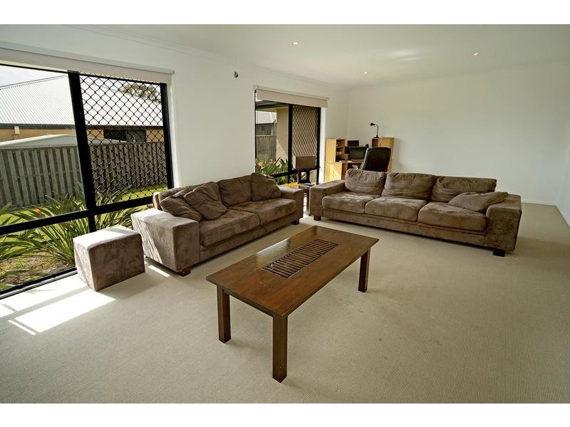 4 Sailaway Court, Coomera QLD 4209