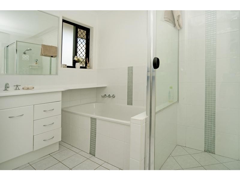 4 Sailaway Court, Coomera QLD 4209