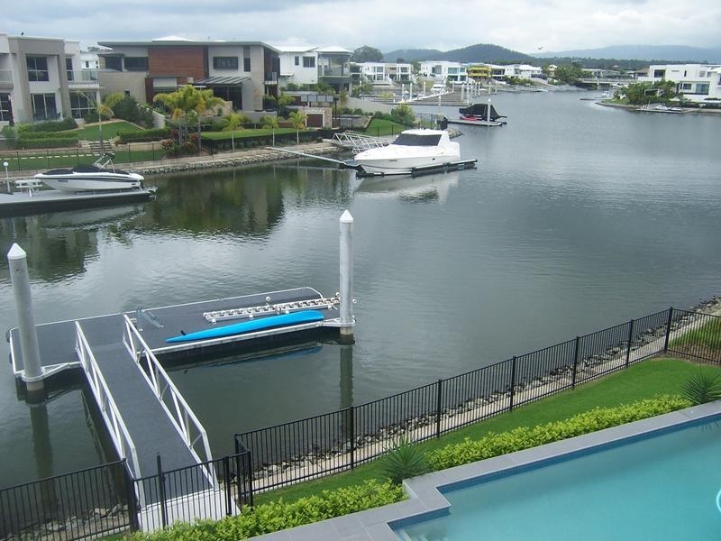 12 hope island, Helensvale QLD 4212