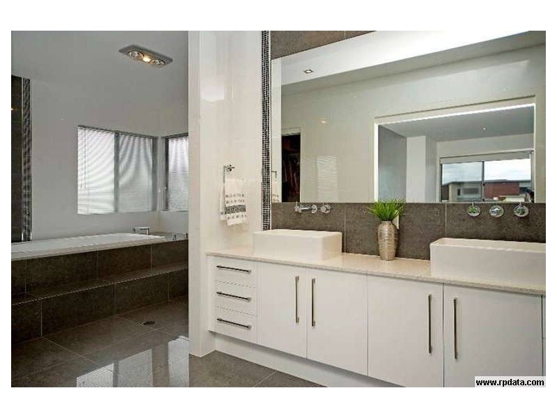 12 hope island, Helensvale QLD 4212