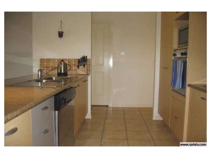 20 LEEANNE CRESCENT, Hope Island QLD 4212