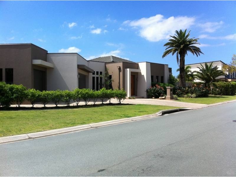 2556 Cressbrook Drive, Hope Island QLD 4212