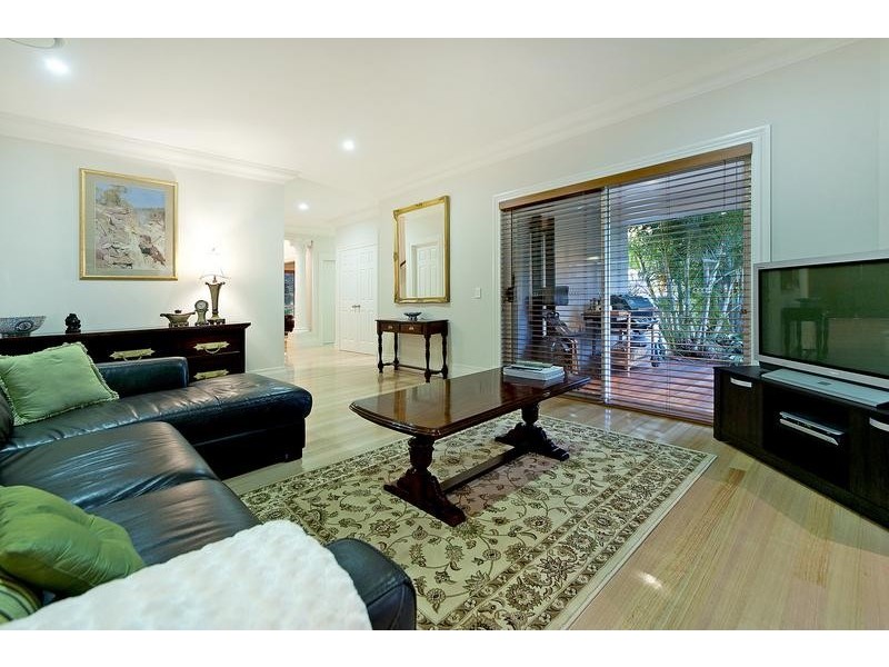 1004 Rosebank Way, Hope Island QLD 4212