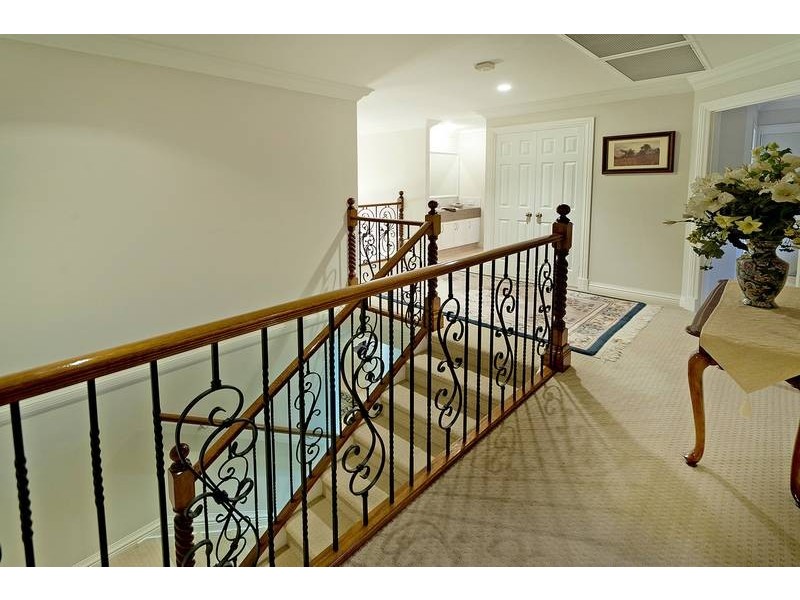 1004 Rosebank Way, Hope Island QLD 4212