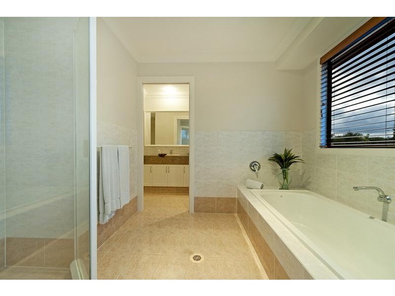 1004 Rosebank Way, Hope Island QLD 4212