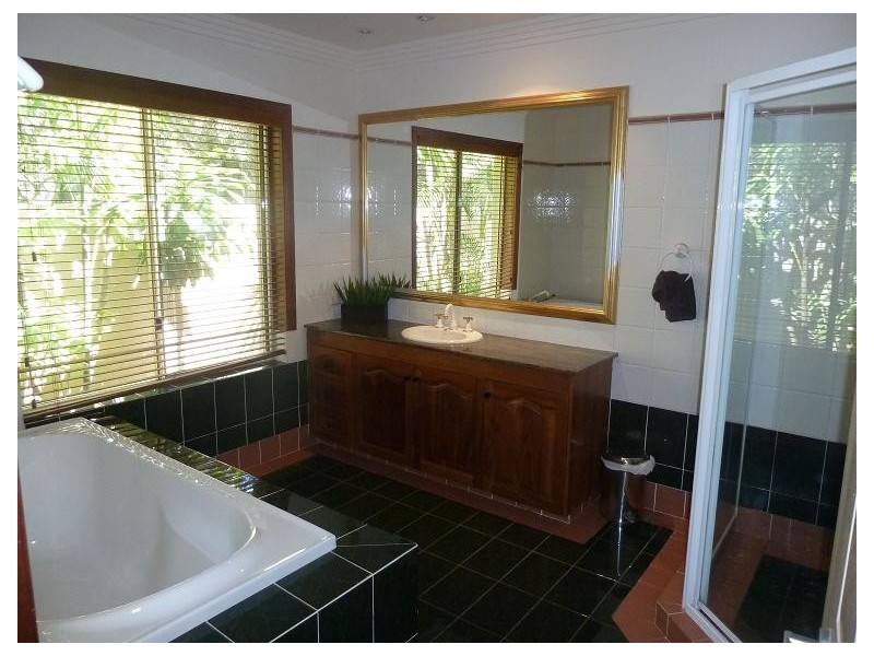 Hope Island QLD 4212