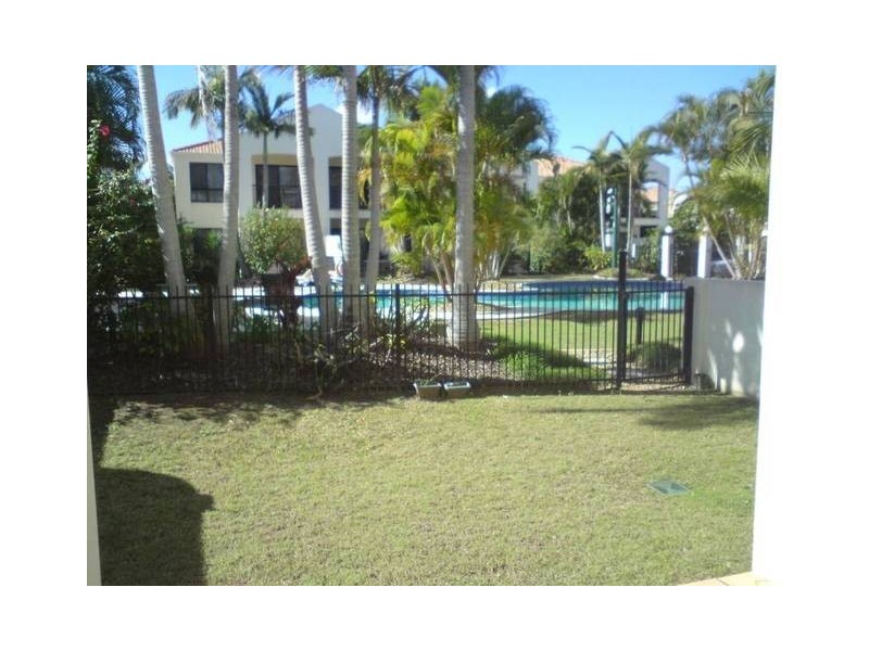 8897 Magnolia Drive, Hope Island QLD 4212