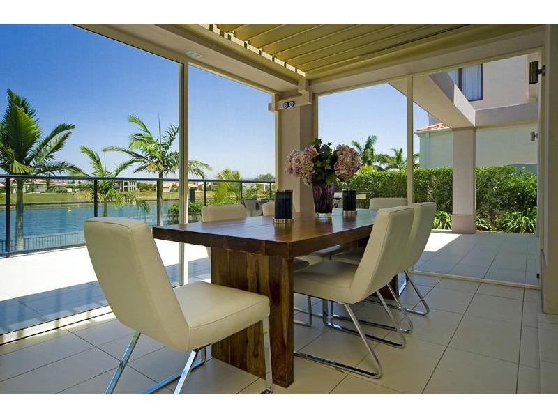 1663 Riverdale Drive, Hope Island QLD 4212