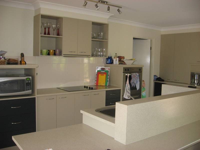 6 Kanangra Crescent, Pacific Pines QLD 4211