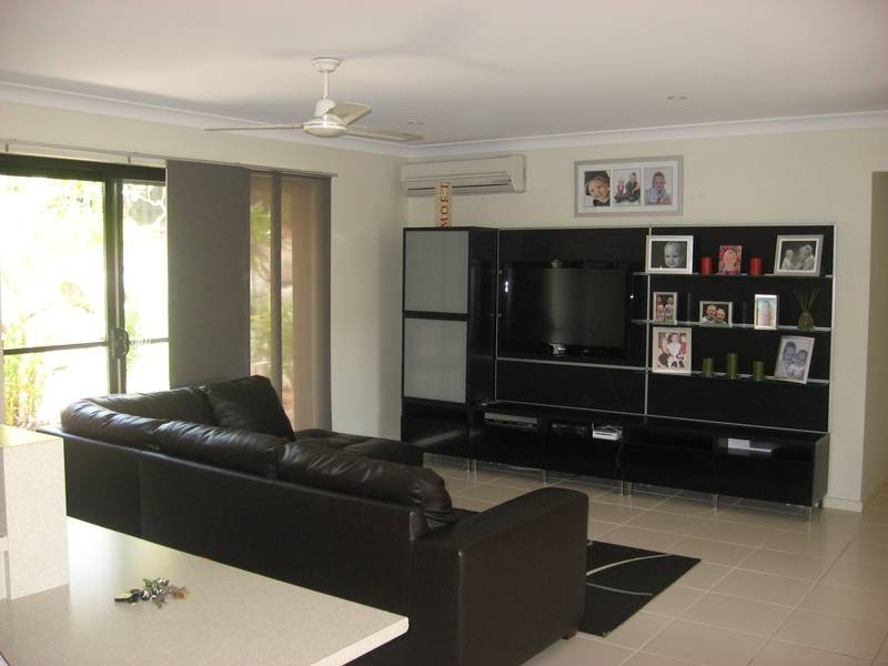 6 Kanangra Crescent, Pacific Pines QLD 4211