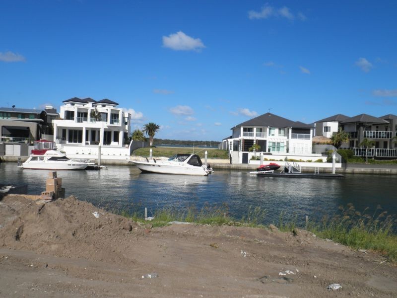 Paradise Point QLD 4216