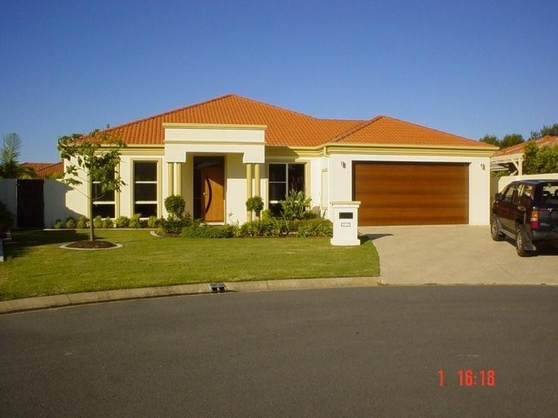 2043 Carlton Drive, Hope Island QLD 4212