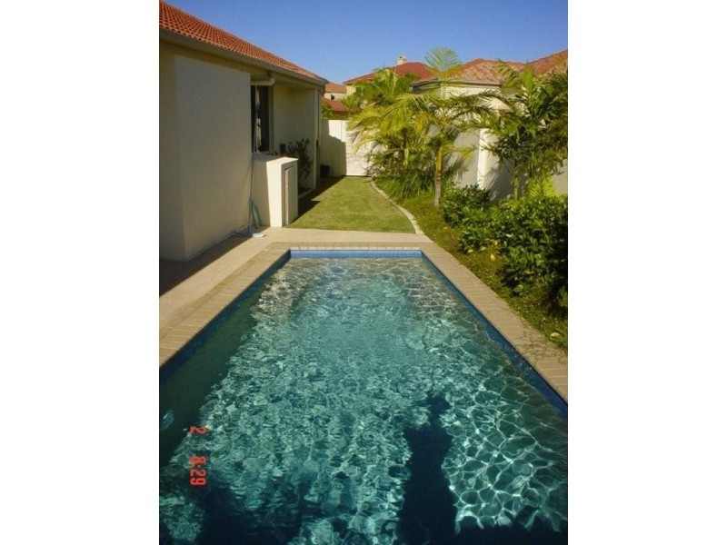 2043 Carlton Drive, Hope Island QLD 4212
