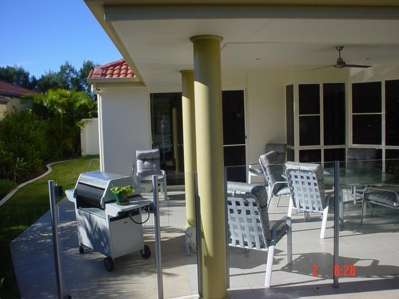 2043 Carlton Drive, Hope Island QLD 4212