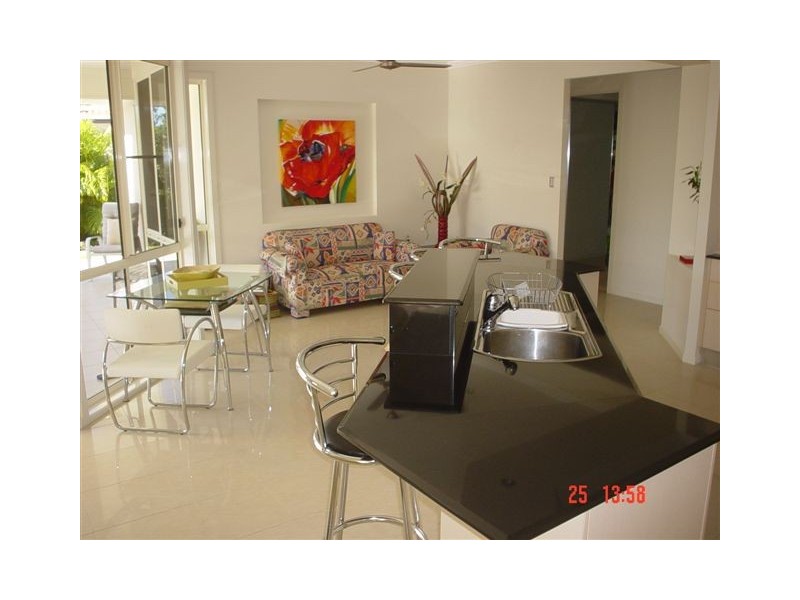2043 Carlton Drive, Hope Island QLD 4212