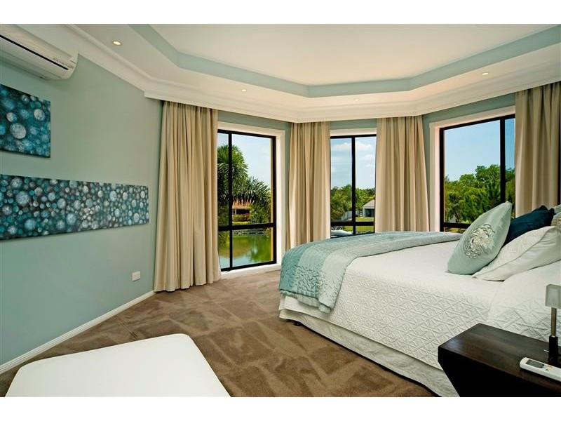 1030 ROSEBANK WAY, Hope Island QLD 4212