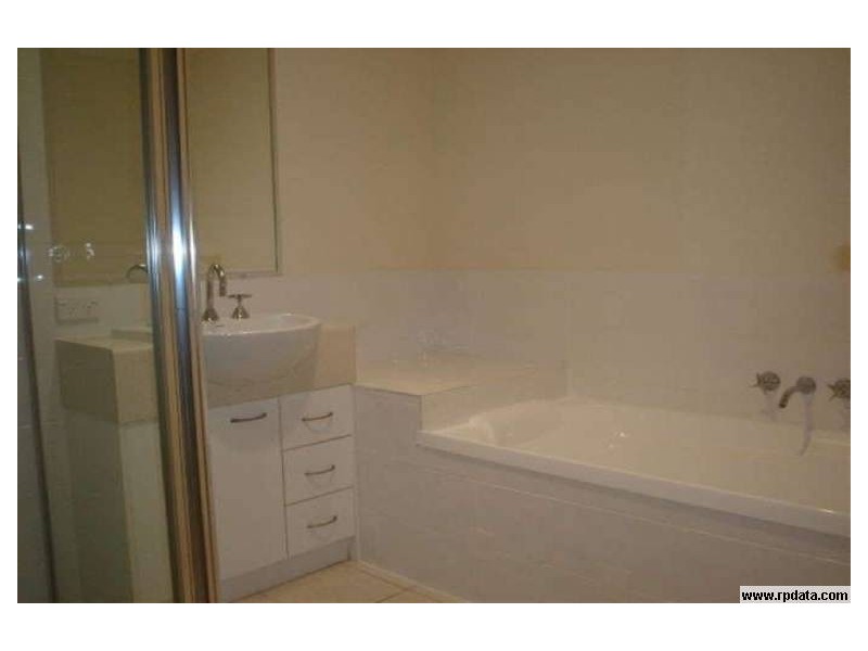 2/36 Rix Drive, Upper Coomera QLD 4209